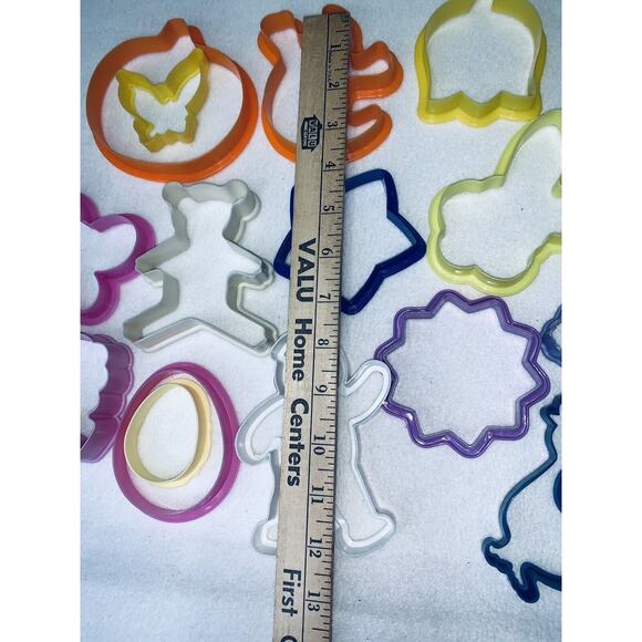 Vtg Lot 15 Cookie Cutters Silhouette Med to Lg Holidays Easter Butterfly Ghost - Picture 7 of 7